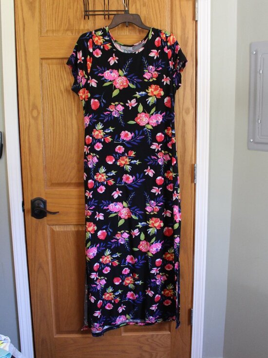 Bobbie Brooks Dresses & Skirts - Bobbie Brooks Women's 1X Stretch Floral Dress